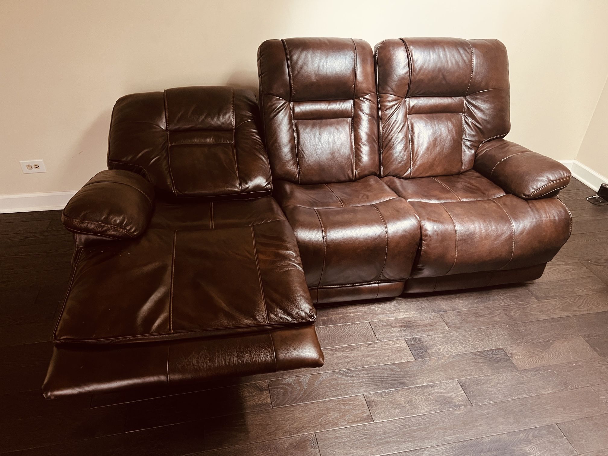Recliner sofa With Adjustable Lumbar Support