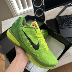 Nike Kobe Grinch Green