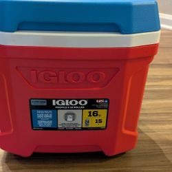 Igloo Roller Cooler