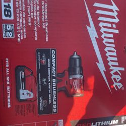 Milwaukee Driver Drill Impact Kit