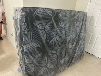 King size mattress!! Colchones king