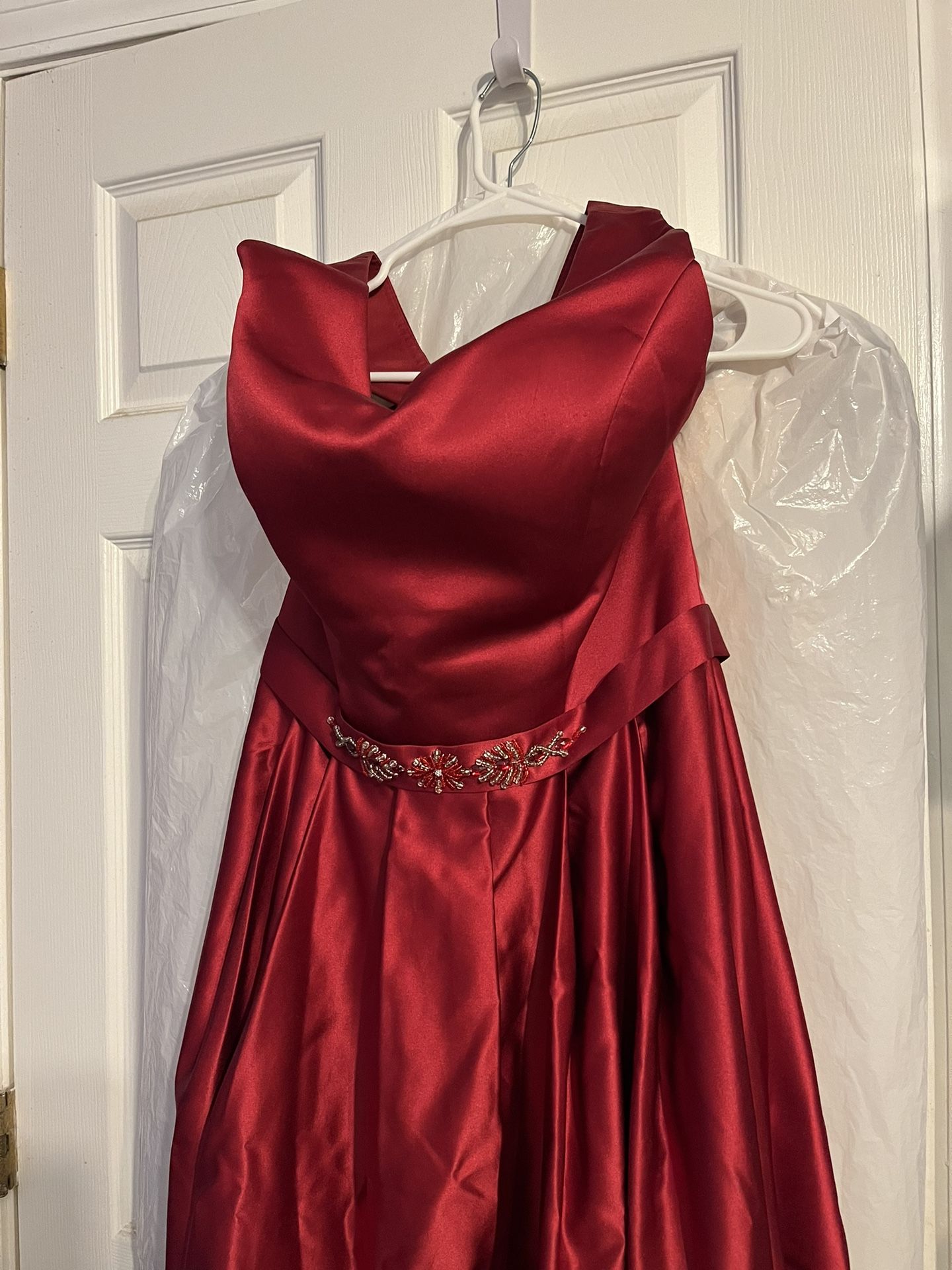 Beautiful Red Prom Or Formal Dress