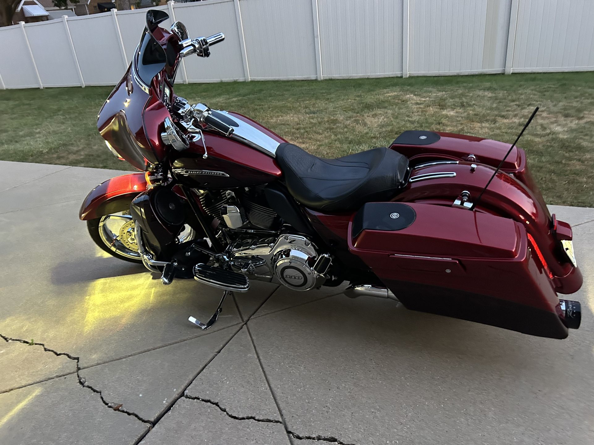 2012 Harley Davidson Street Glide CVO Screaming Eagle