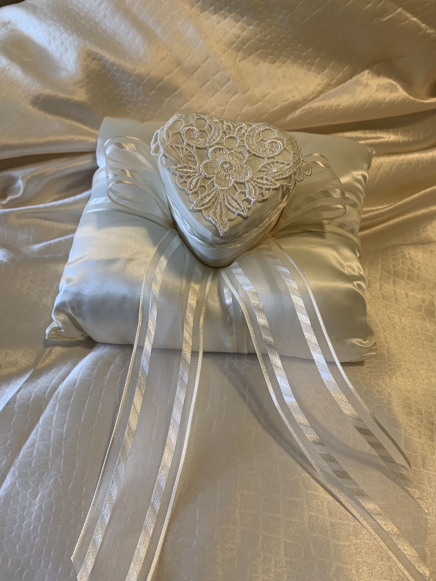 GREAT WEDDING ITEMS SERIOUS INQUIRIES ONLY PLEASE ALL FOR