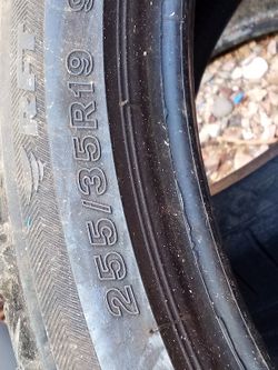 Used Tire 255/35/R19