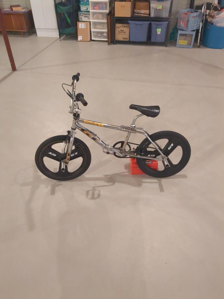 GT Performer 20" BMX Bike