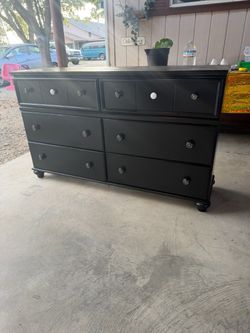 Black refinish dresser