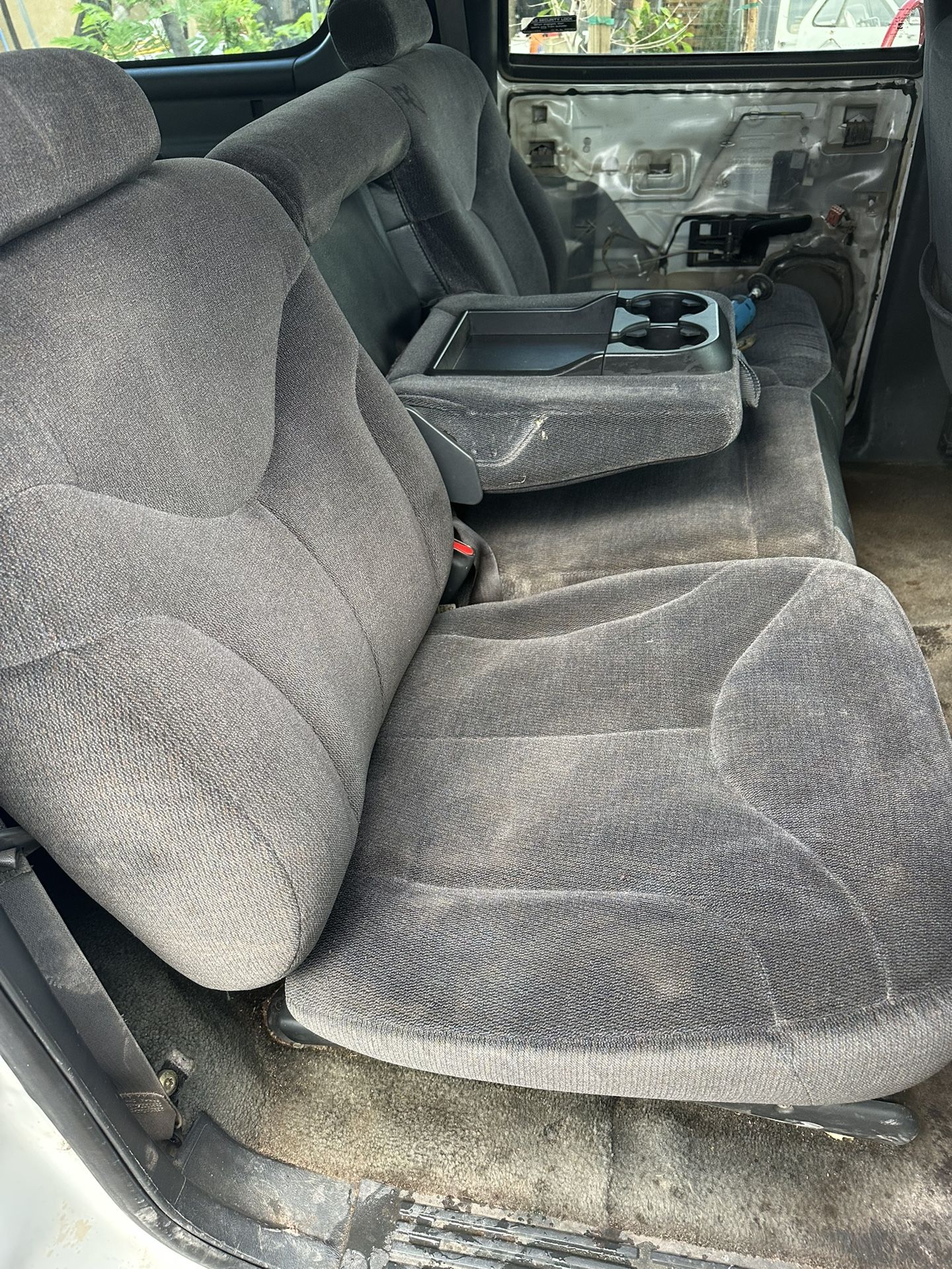 02 Yukon middle row seat Tahoe Suburban 