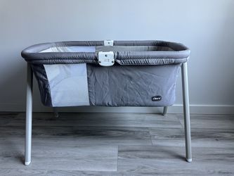 Grey Portable Bassinet
