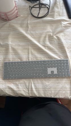 Keyboard with charger