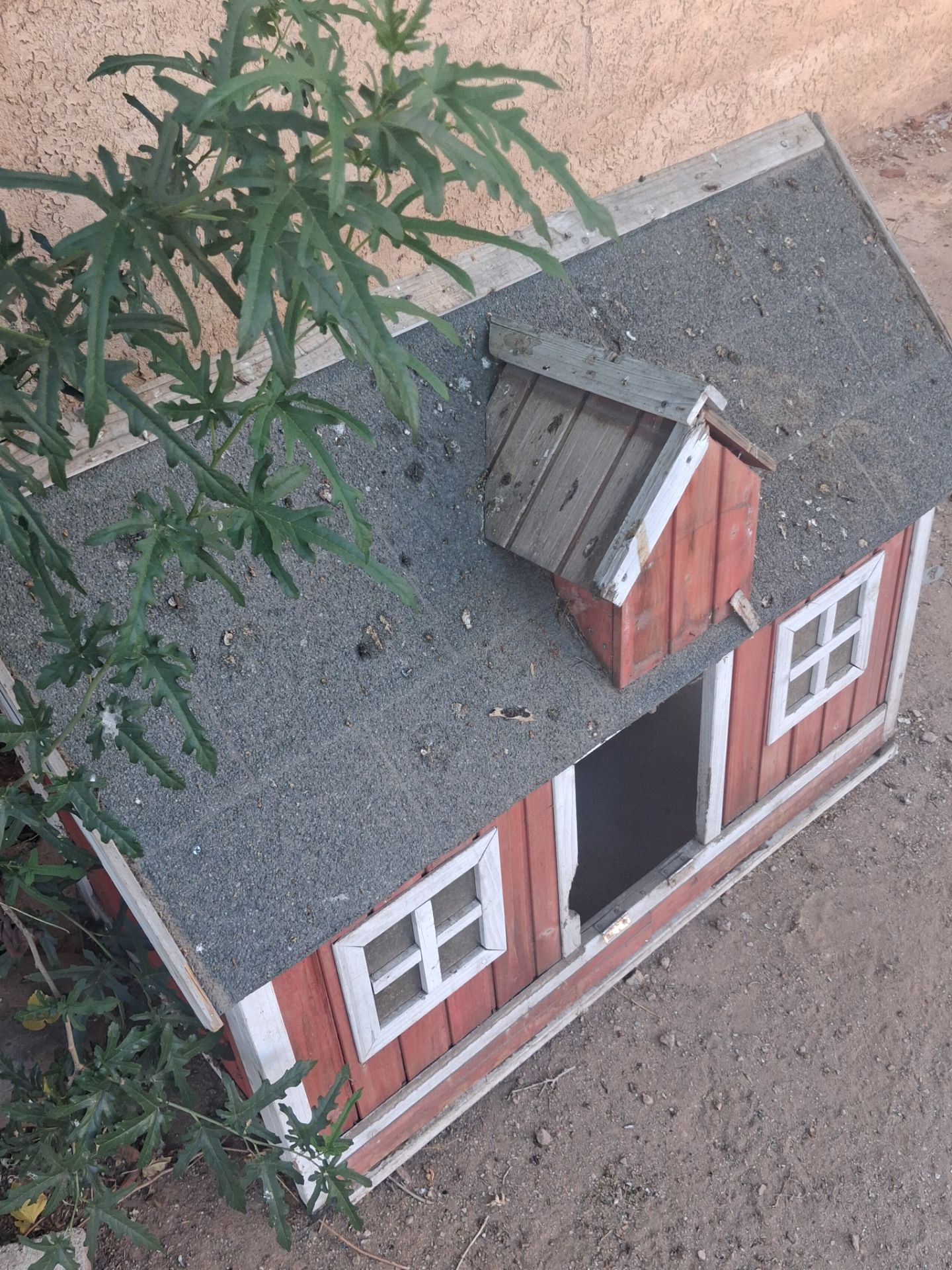 DOG HOUSE MAKE ME LOW REASONABLE OFFER