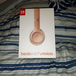 Beats solo 3 Wireless In RoseGold 