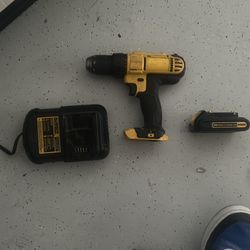 DeWalt DCD771 20V MAX Cordless Compact Drill Driver and DeWALT DCB101 Lithium-Ion Battery Charger with battery
