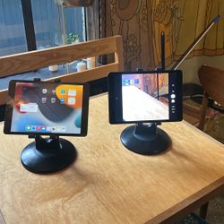 2x Ninth Generation iPad With Stands