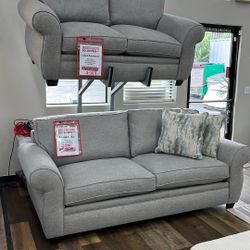 2pc Sofa And Loveseat set! 