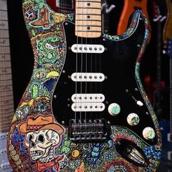 Fender Standard Strat® HSS (Upgrade-2006), Maple Fingerboard, Western Theme (Mint Condition)