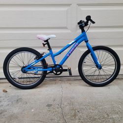 TREK PRECKALIBER kids mountain bike in good condition. 20" tires. Single-speed w/ coaster brake. 10.5 ALUMINUM frame. Everything works. 