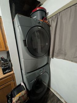 Whirlpool duel Washer and Dryer, Gas, Stackable
