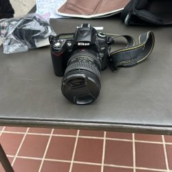 Nikon D90 & 18-200mm Lens