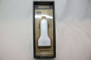 Car doble usb adapter