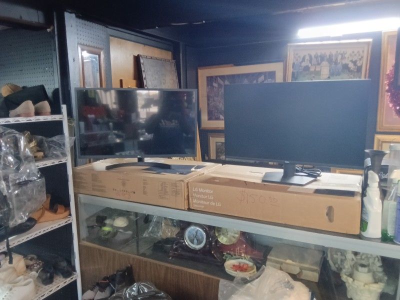 I Have Two 32lnch Monitors One Is Dell The Other One Is A LG. Asking 150.00 Each. Brand New In Box.