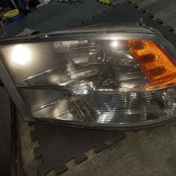 Headlight Ram MOPAR OEM