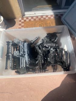Warhammer Lot of toys 2 tubs