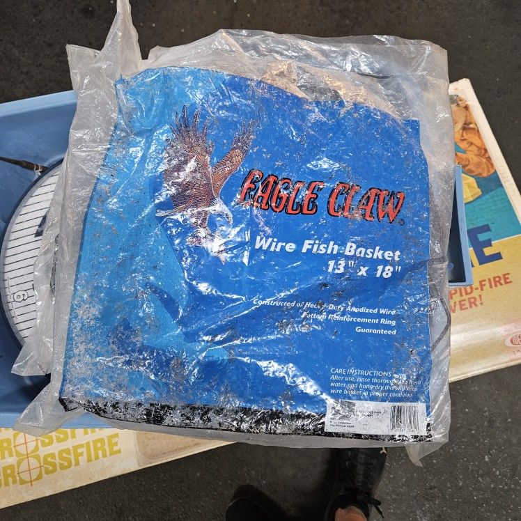 Nos New Eagle Claw Wire Fish Fishing Basket