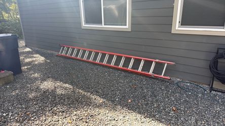 28ft Werner fiberglass ladder
