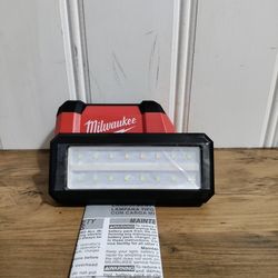 M12 Milwaukee ™ ROVER™ Service and Repair Flood Light w/ USB Charging
