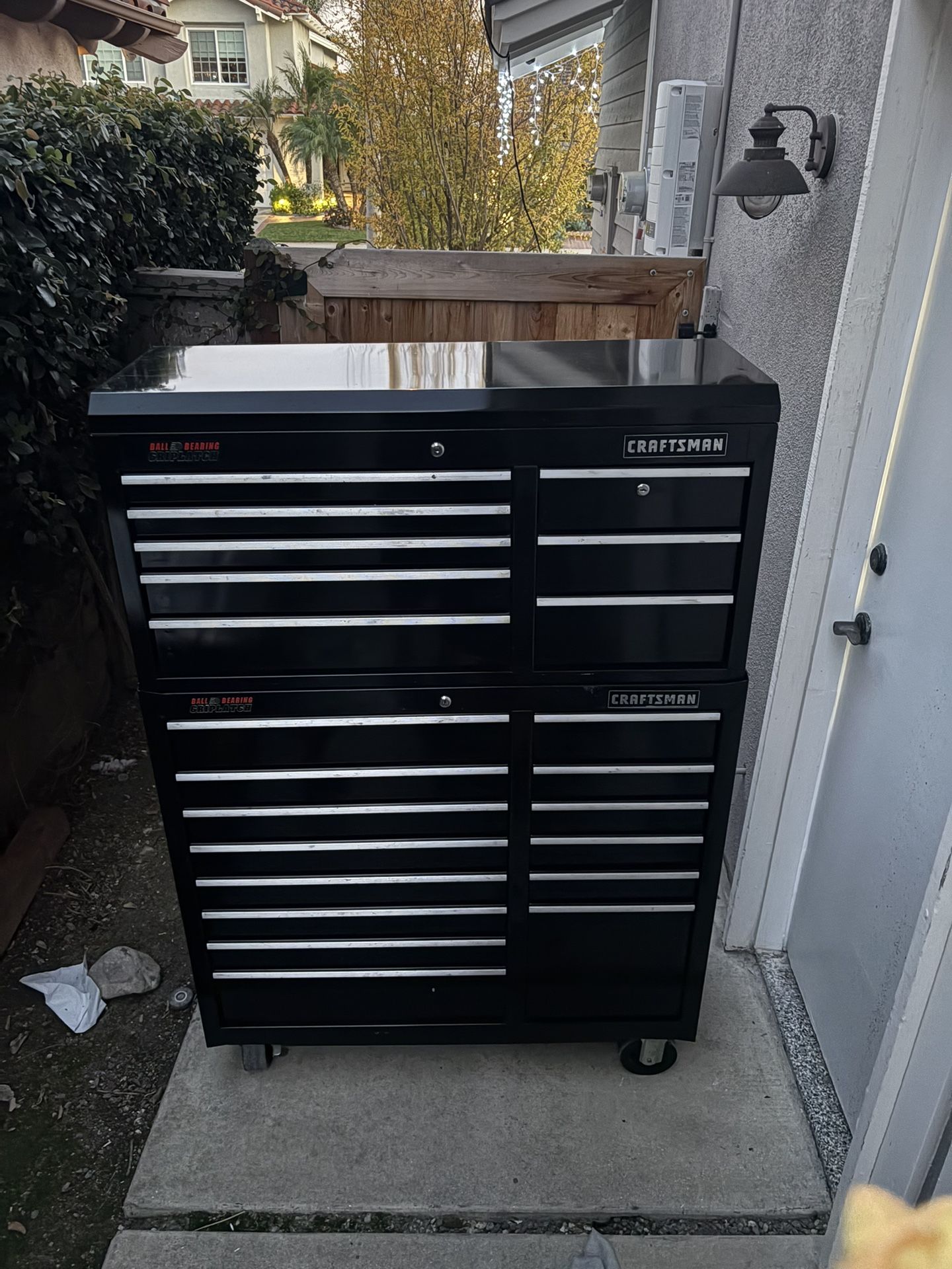 Craftsman Grip Latch Toolbox