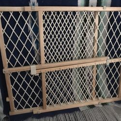 New Adjustable Safety Gate Only $20 Firm Pick Up In Glenbernie