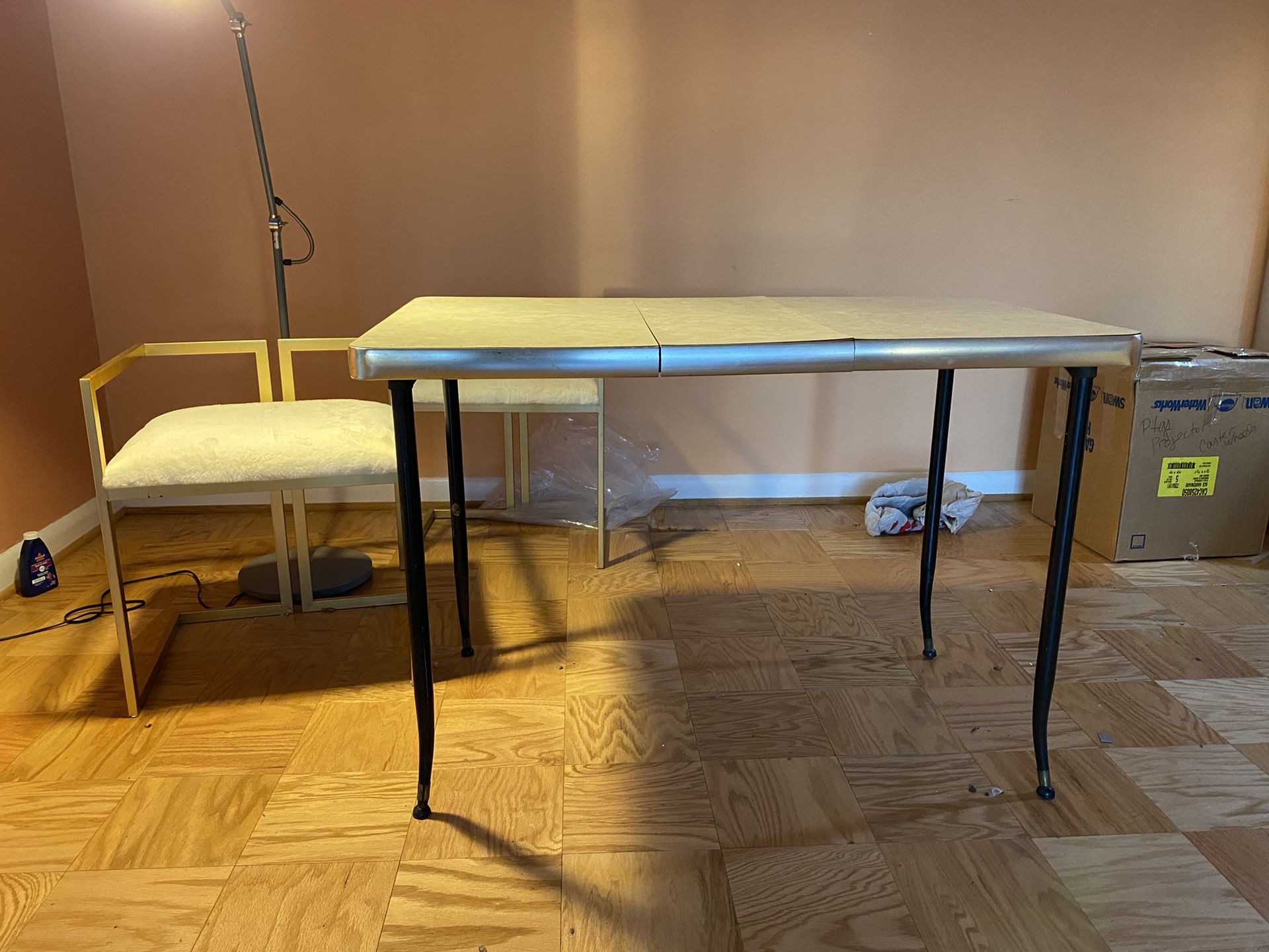 Retro table By Howell Co