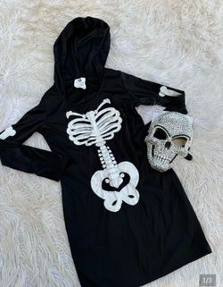 Women’s skeleton costume