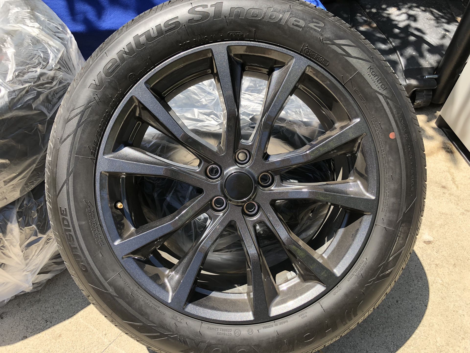 2019 Ford Explorer 20” rims + Hankook Tires **NEW**