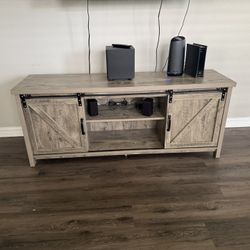 Farmer TV Stand 