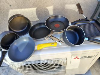 4 FRY PANS AND 3 SAUCE/SOUP PANS