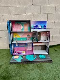 LOL OMG Beach Dollhouse 