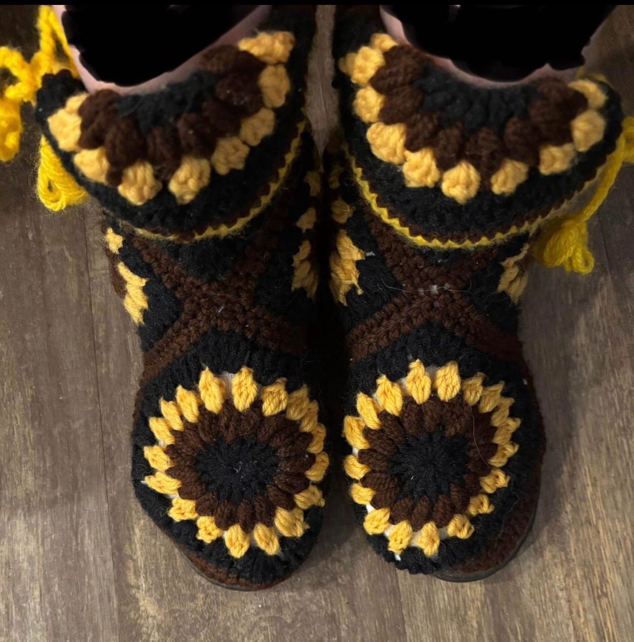 Shoes slippers bootie commercial indoor crochet USsize 7 sunflower