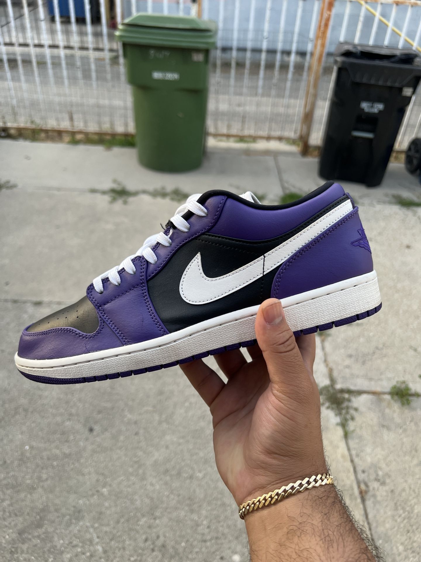 Jordan 1 Low Court Purple