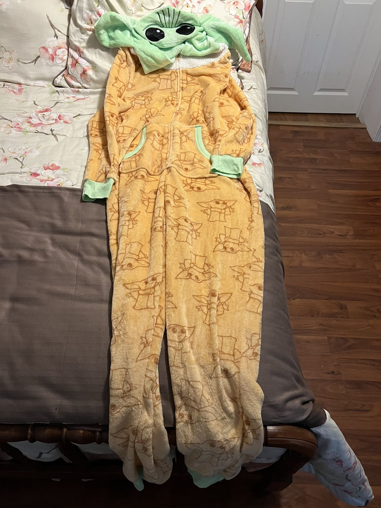 Star Wars Baby Yoda Grogu Womens XL (14-16) Costume Cozy Pijamas Fleece Cosplay