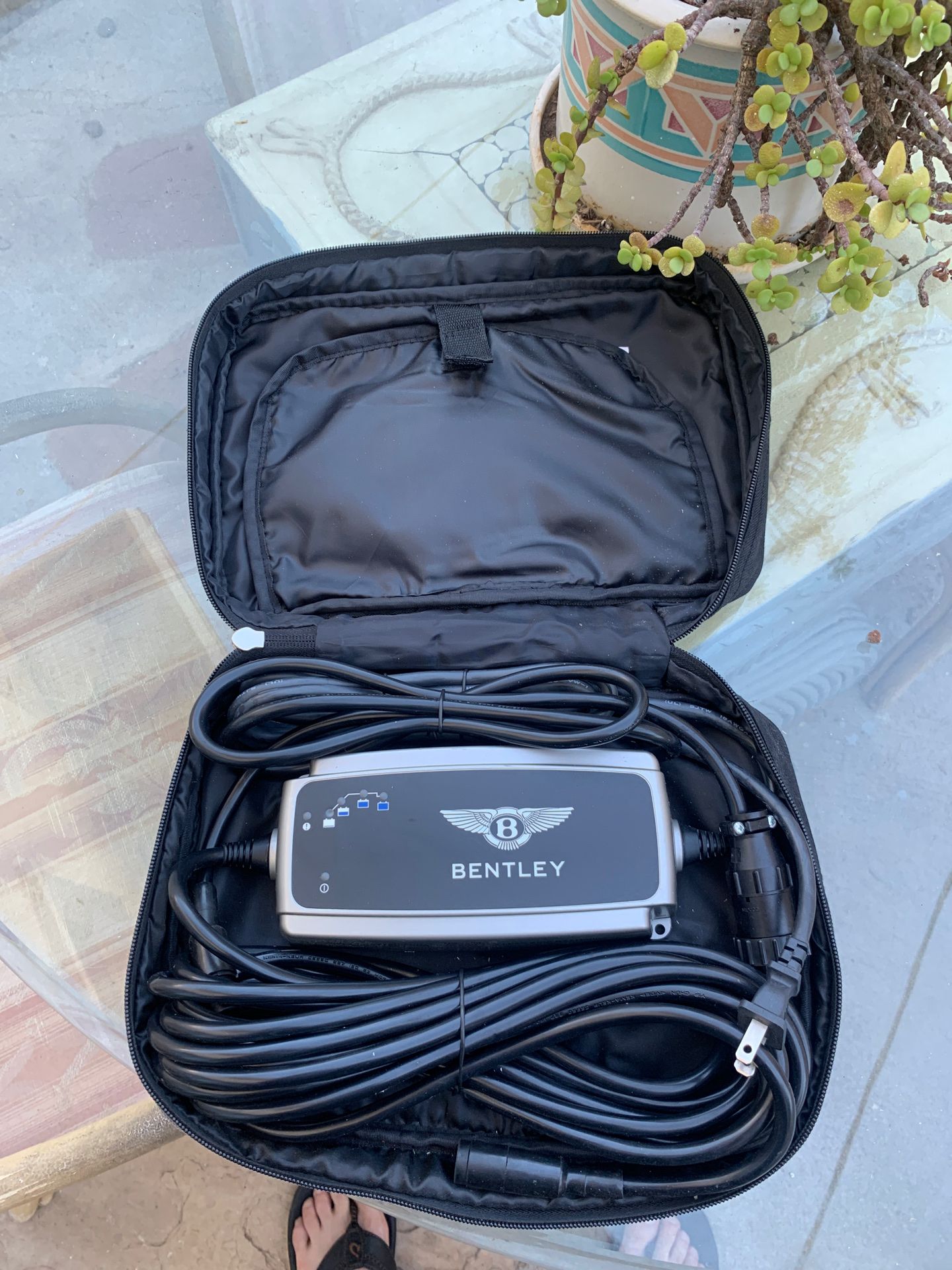 New Bentley US7000 battery charger