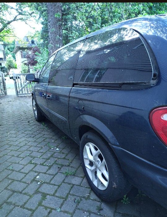 2003 Chrysler Town & Country