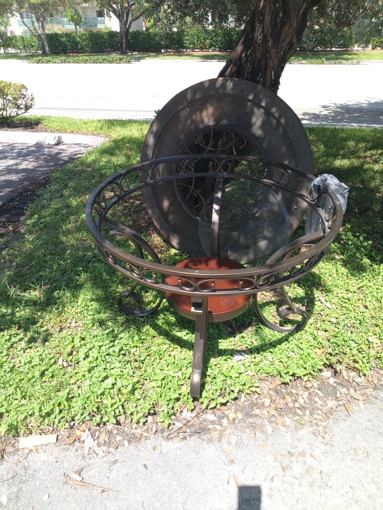 Free sofa And Table Outside
