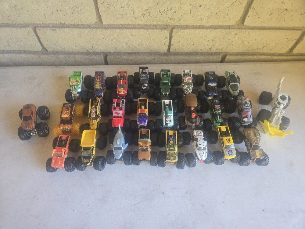 Hot Wheels Monster Jam Monster Trucks  1/64 • Lot of 26 Diecast Vehicles Mattel
