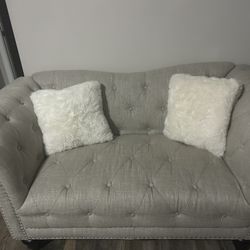 Loveseat 