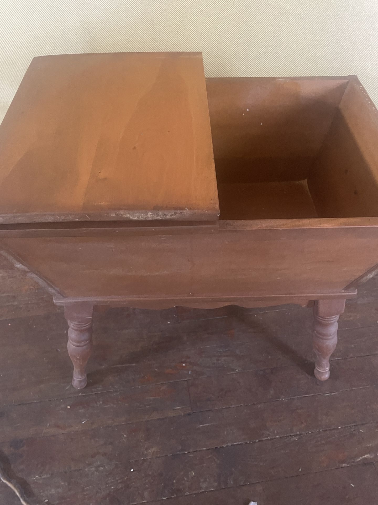 Vintage Baumritter Colonial Maple Wood Dough Box End Table