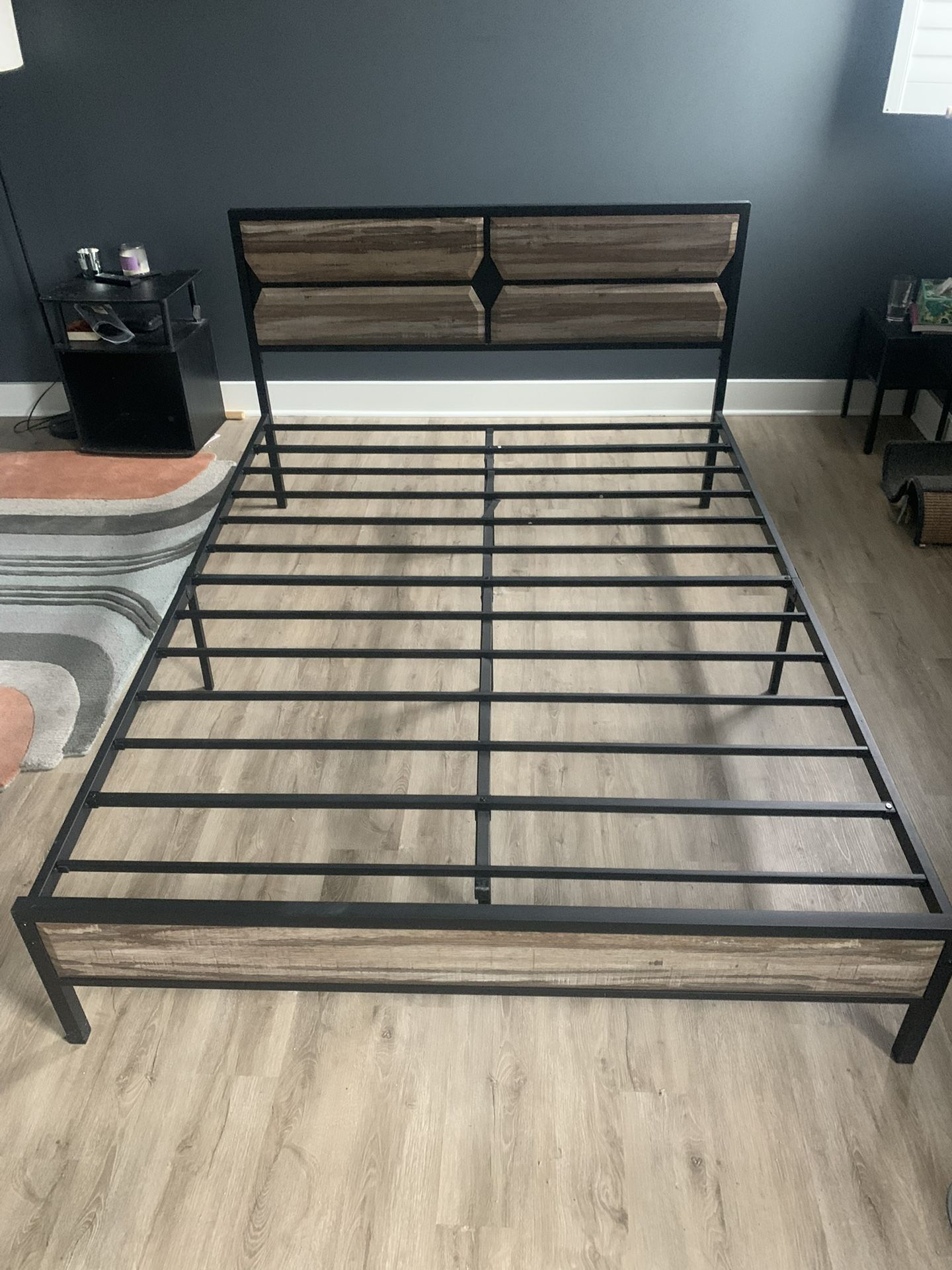 Queen bed frame With Headboard