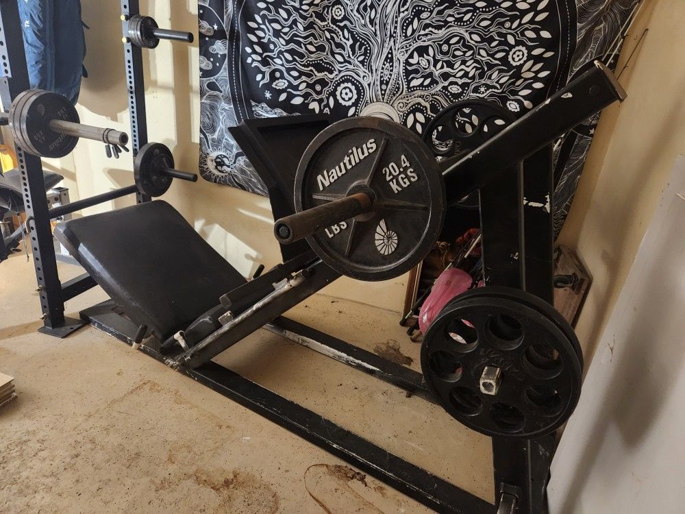 Leg Press Machine