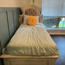 Twin Bed 